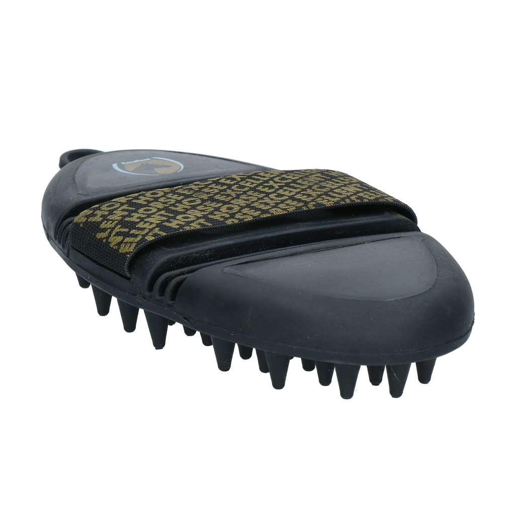 Excelente massagem com escova flexível para cavalos